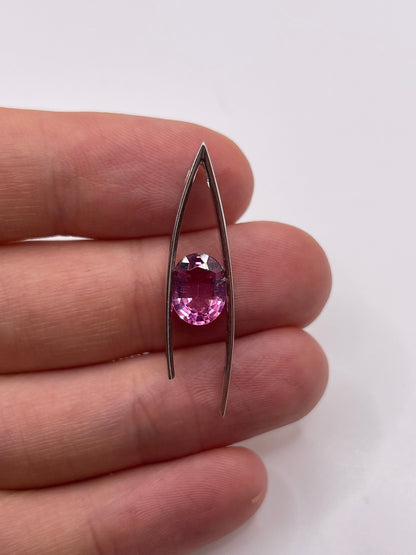 18ct white gold pink sapphire pendant