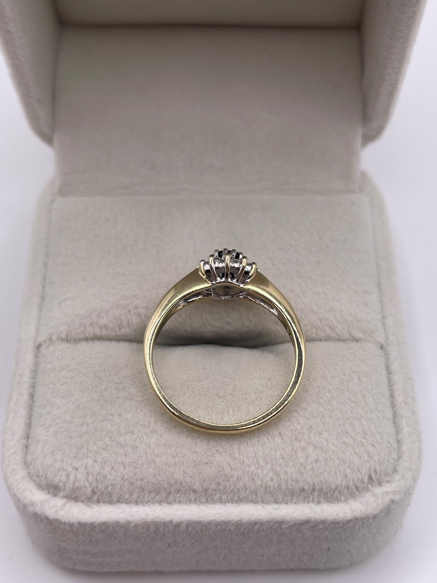 9ct gold sapphire and diamond ring