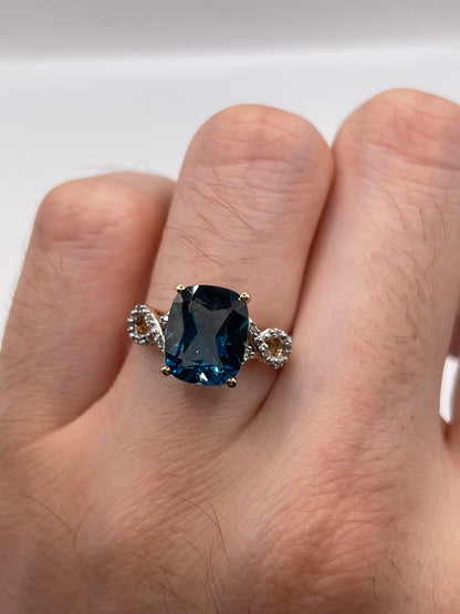 9ct gold topaz and zircon ring