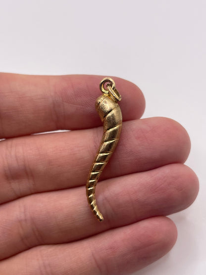 9ct gold horn of plenty pendant