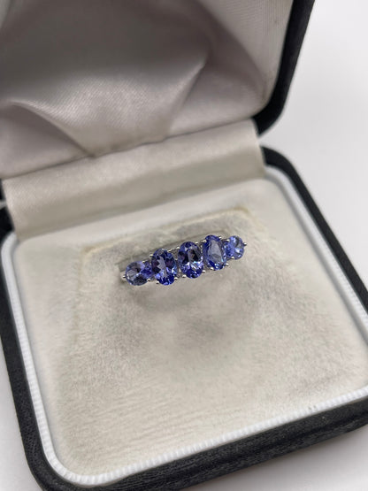 9ct white gold tanzanite ring