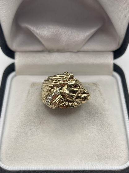 9ct gold garnet and diamond horse ring