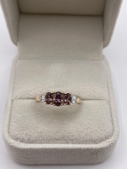 9ct gold quartz and zircon ring