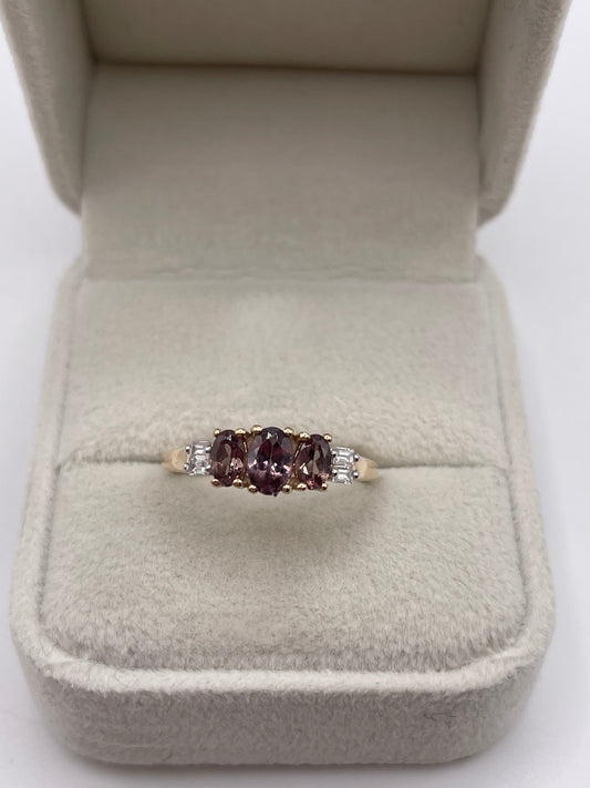 9ct gold quartz and zircon ring