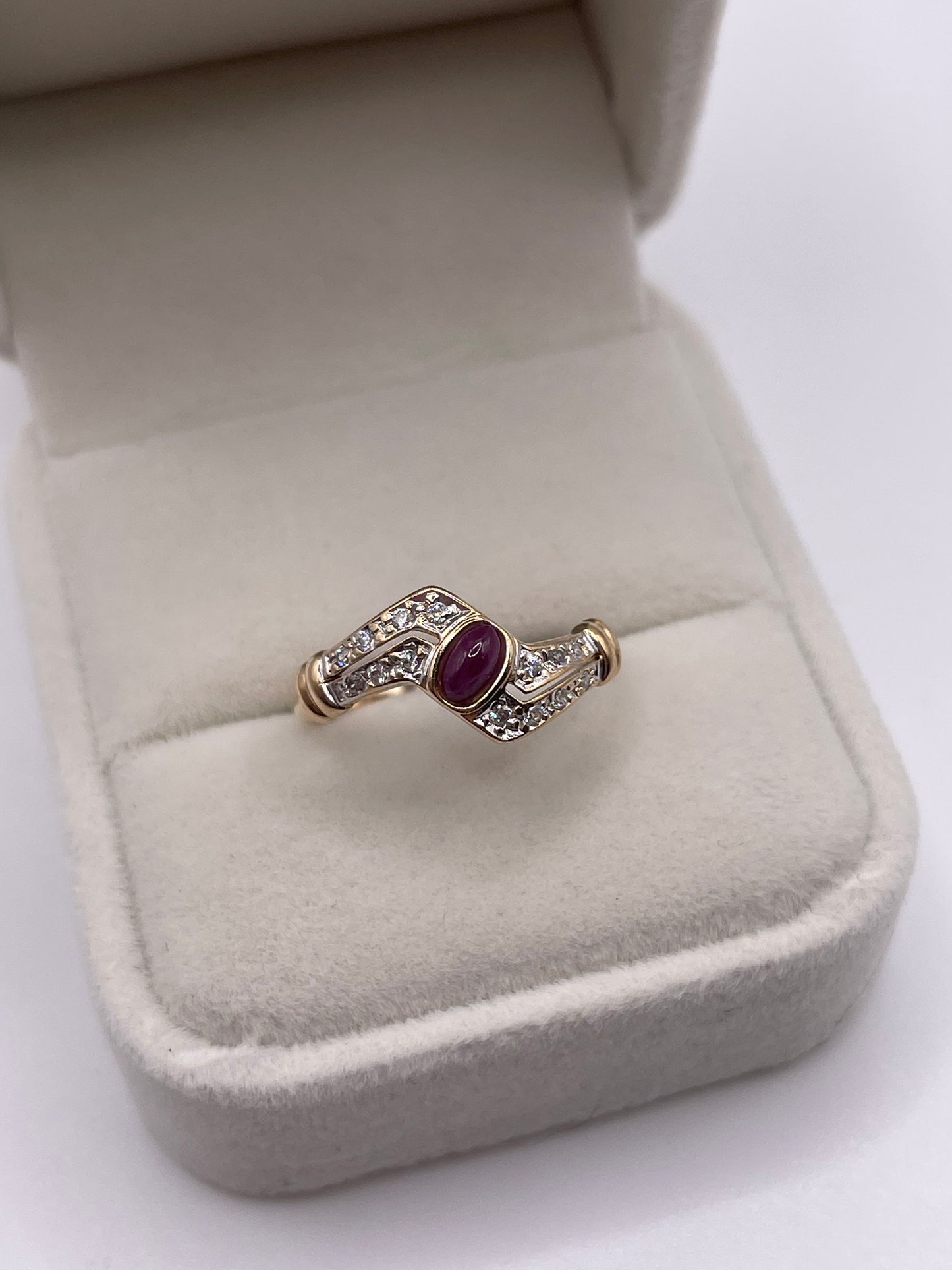 9ct gold cabochon ruby and zircon ring