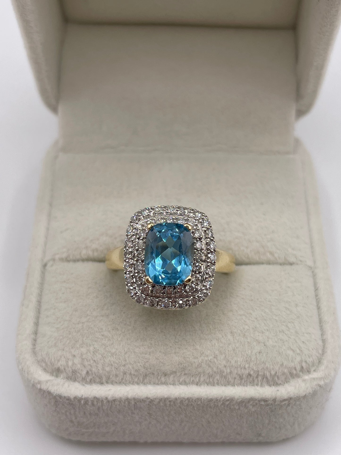 9ct gold topaz and diamond ring