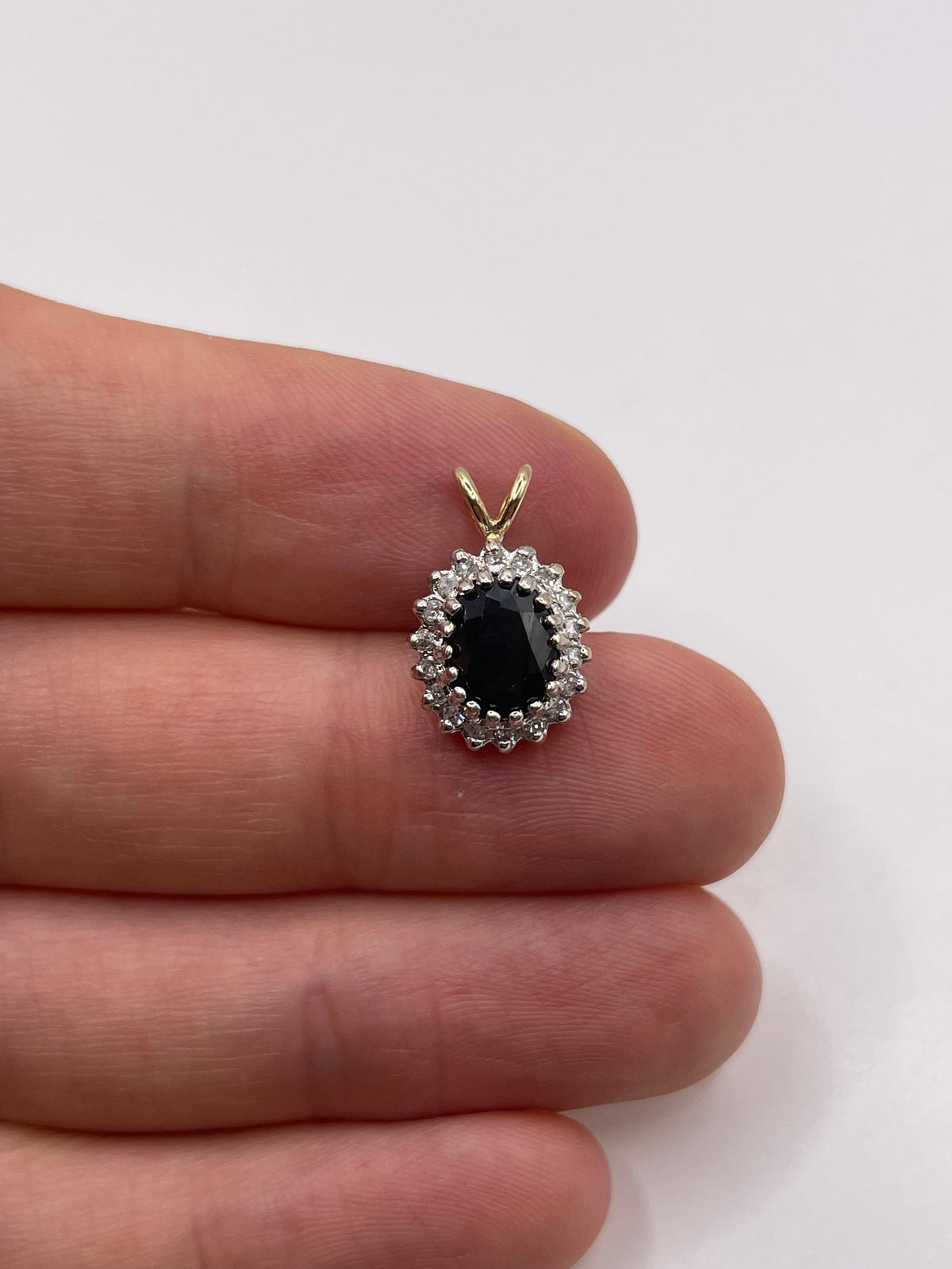 9ct gold sapphire and diamond pendant