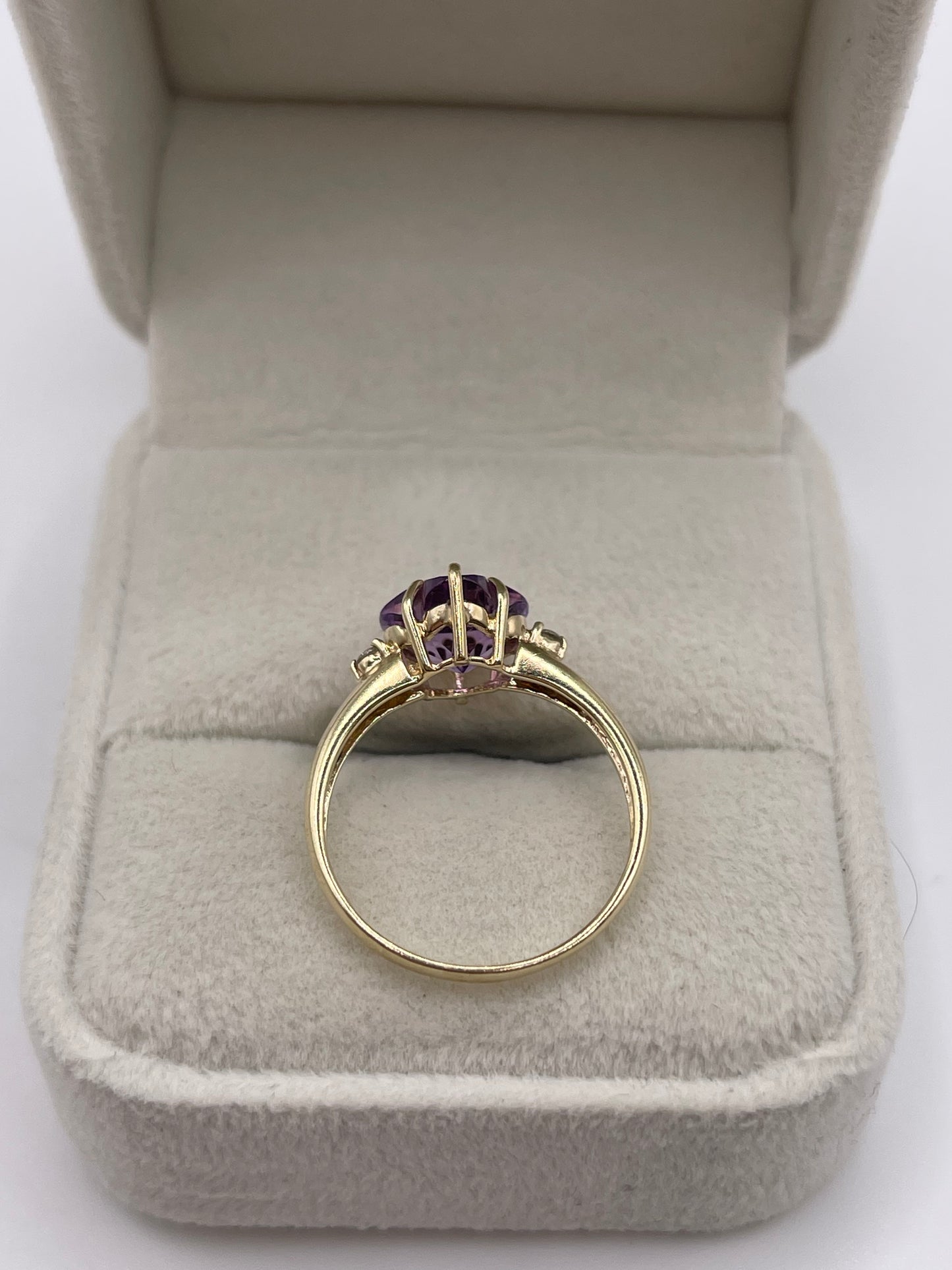 9ct gold amethyst and diamond ring