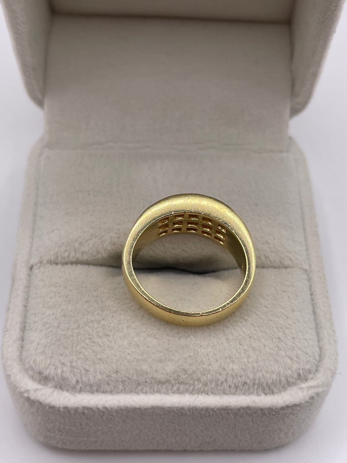 18ct gold diamond cluster ring