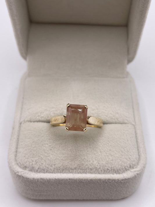 9ct gold gemstone ring