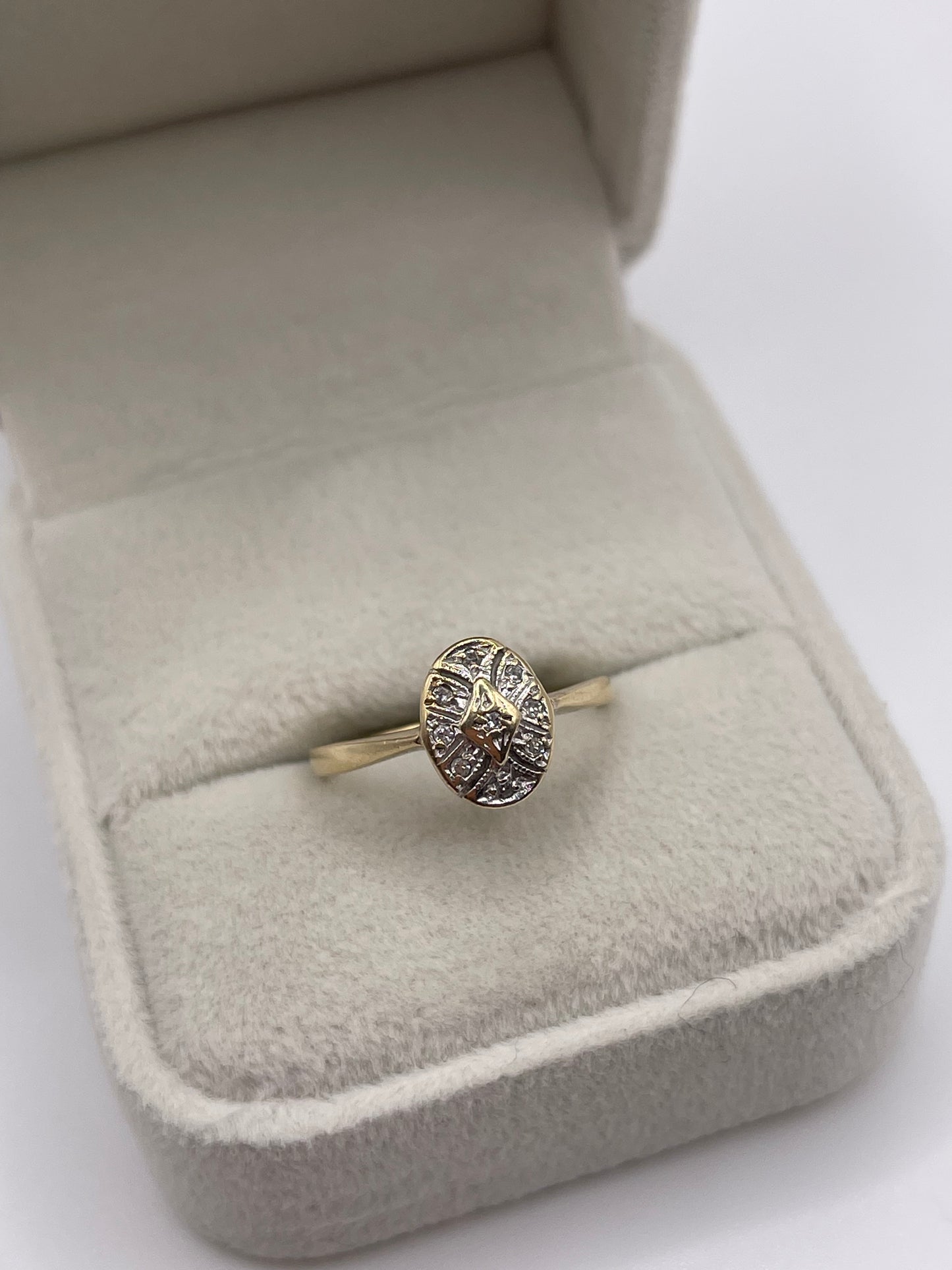 9ct gold diamond ring