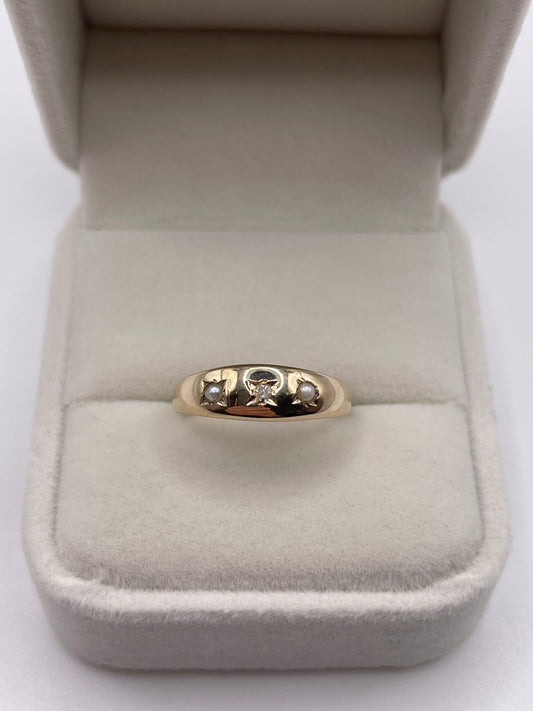 9ct gold pearl and diamond gypsy ring