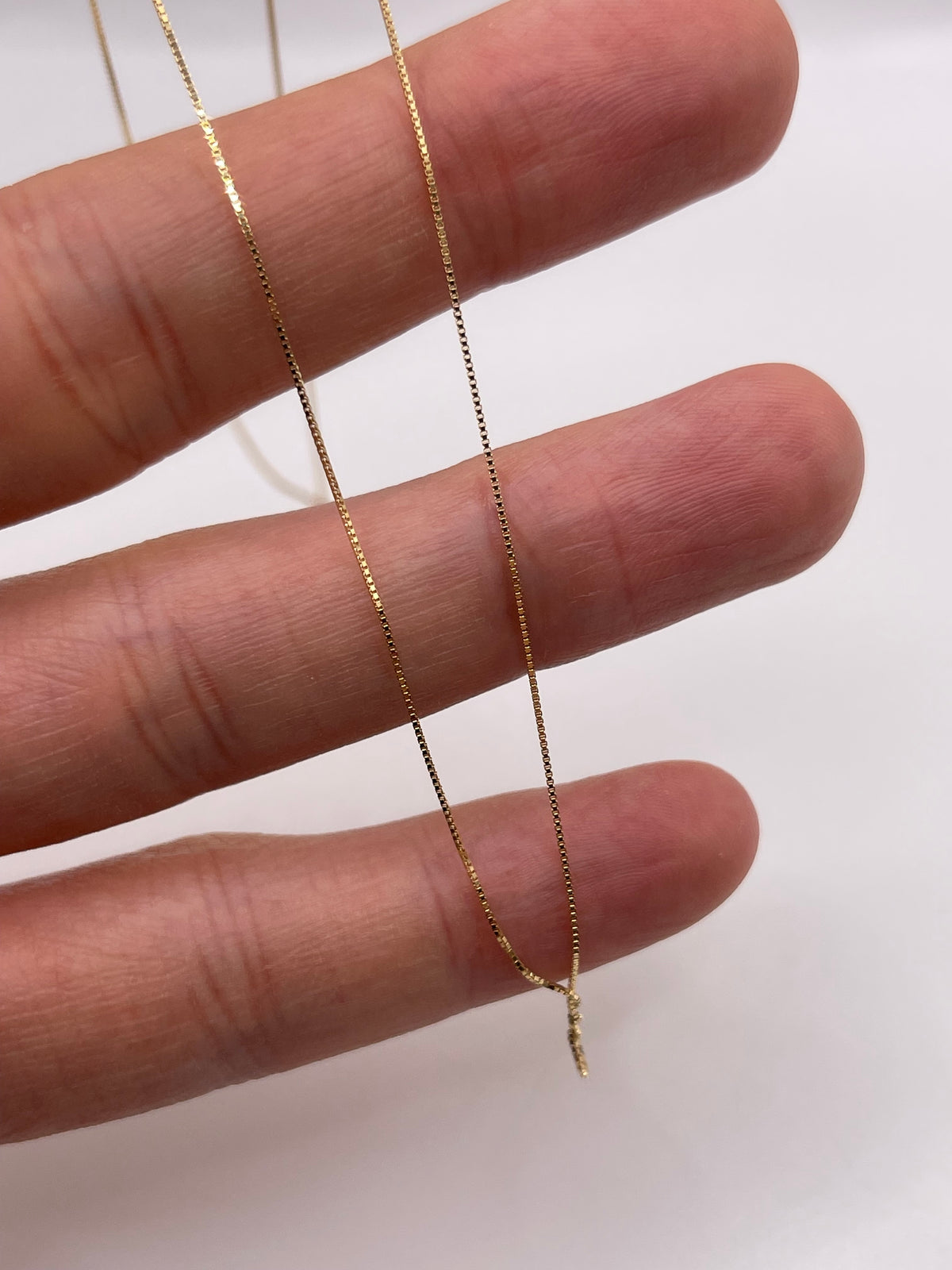 9ct gold chain 588