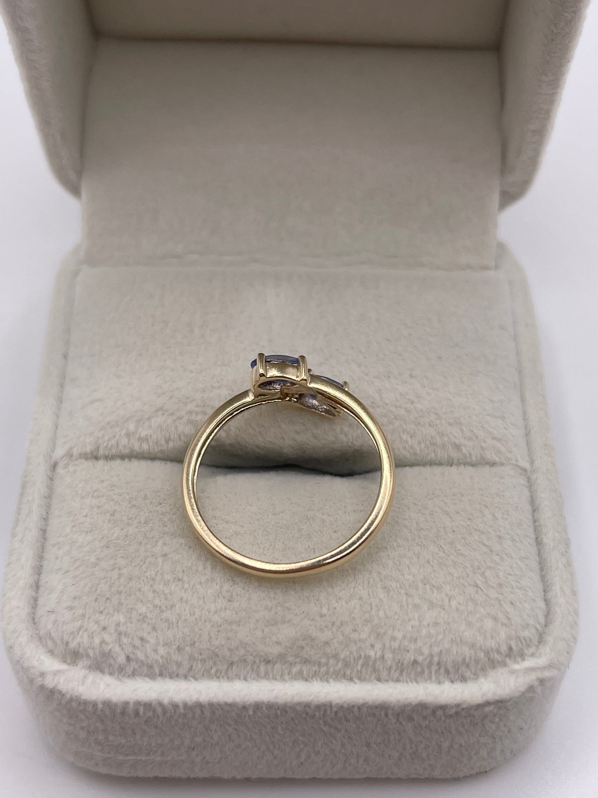 9ct gold tanzanite ring