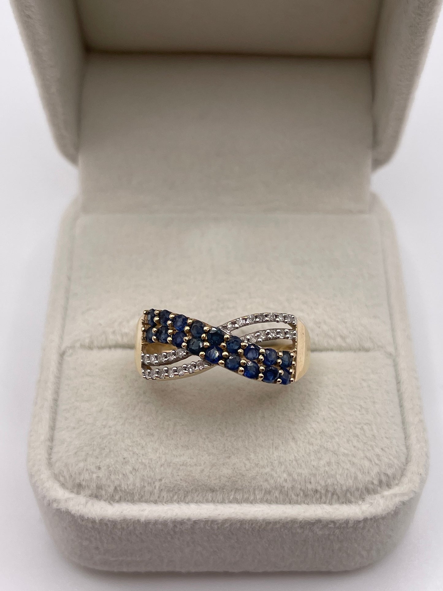 9ct gold sapphire and diamond ring