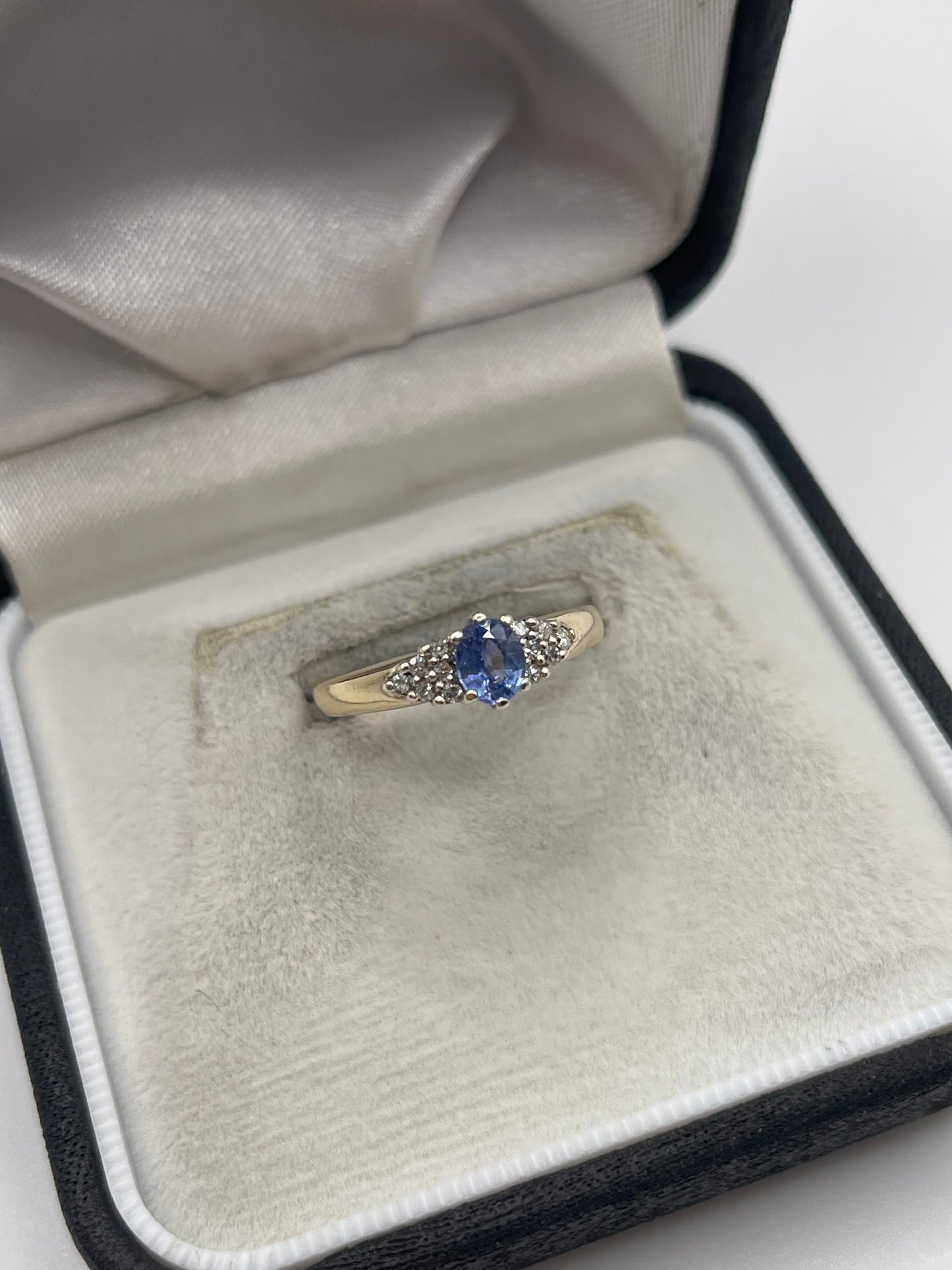 9ct gold sapphire and diamond ring