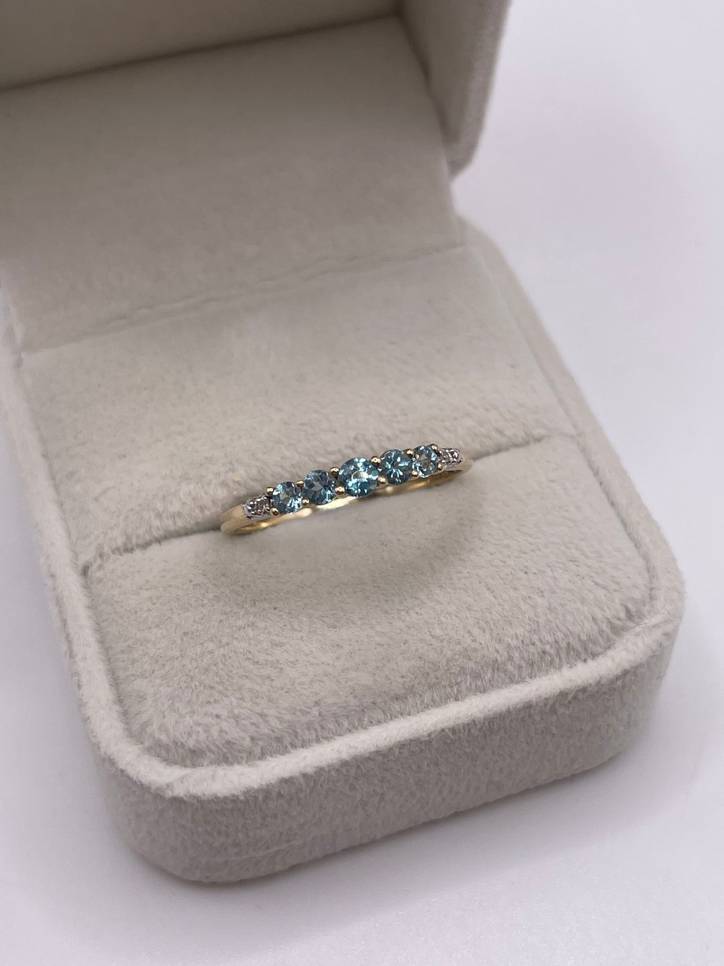 9ct gold topaz and diamond ring