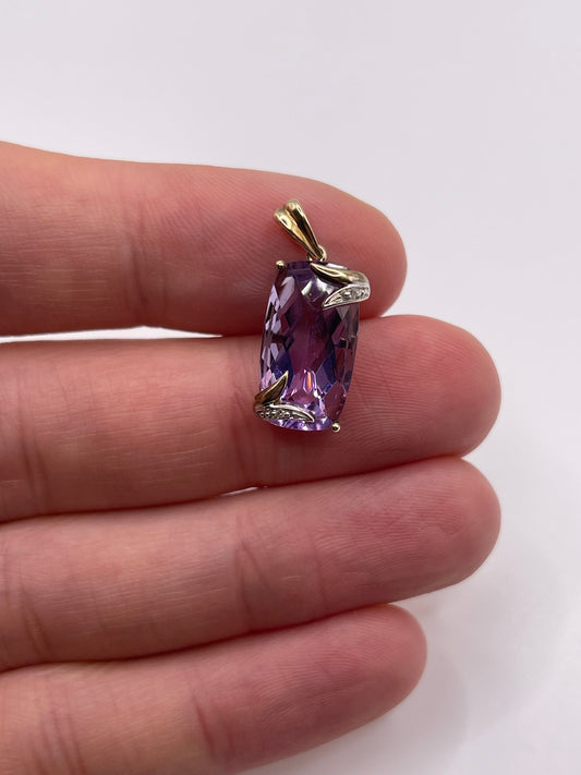 9ct gold amethyst and diamond pendant