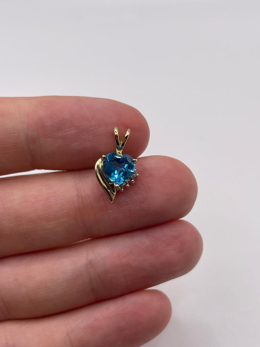 9ct gold topaz and diamond pendant