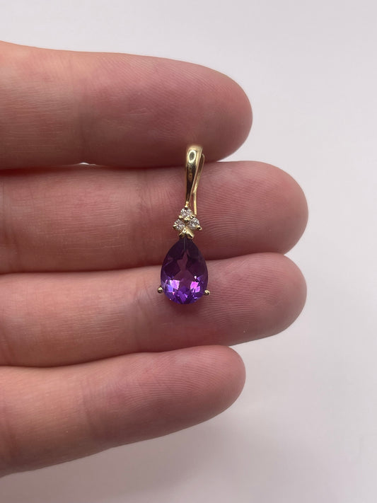 9ct gold amethyst and diamond pendant