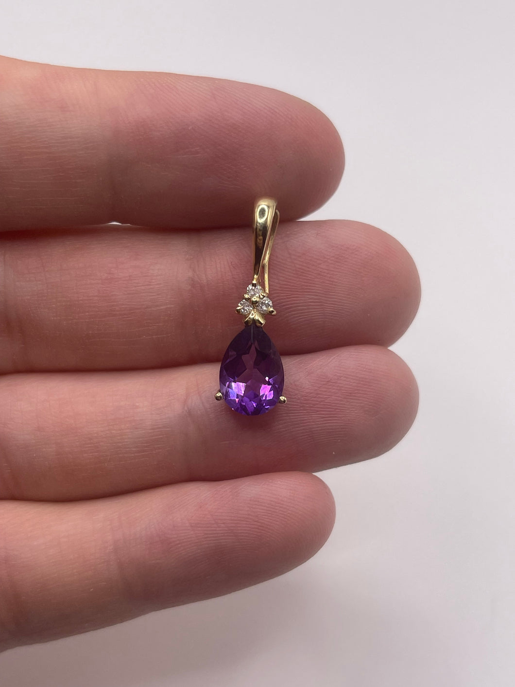 9ct gold amethyst and diamond pendant