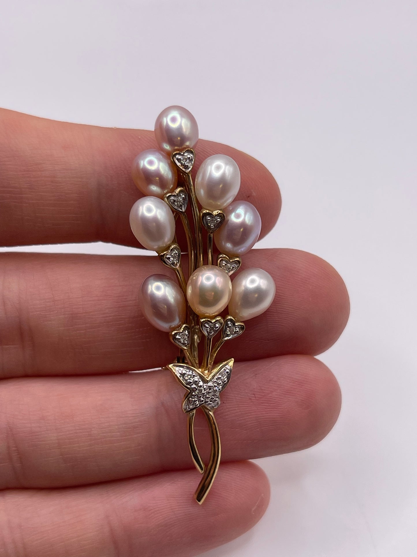 9ct gold pearl and diamond brooch