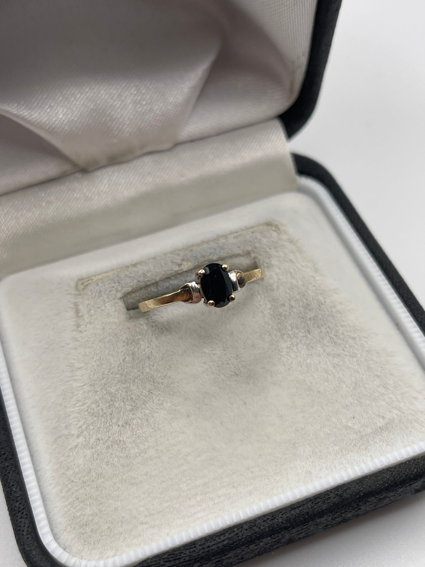 9ct gold sapphire ring