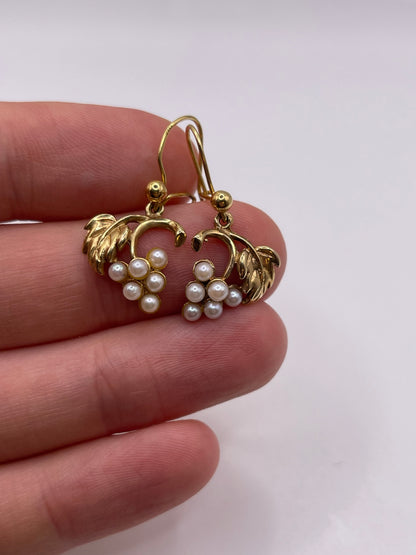 9ct gold pearl earrings
