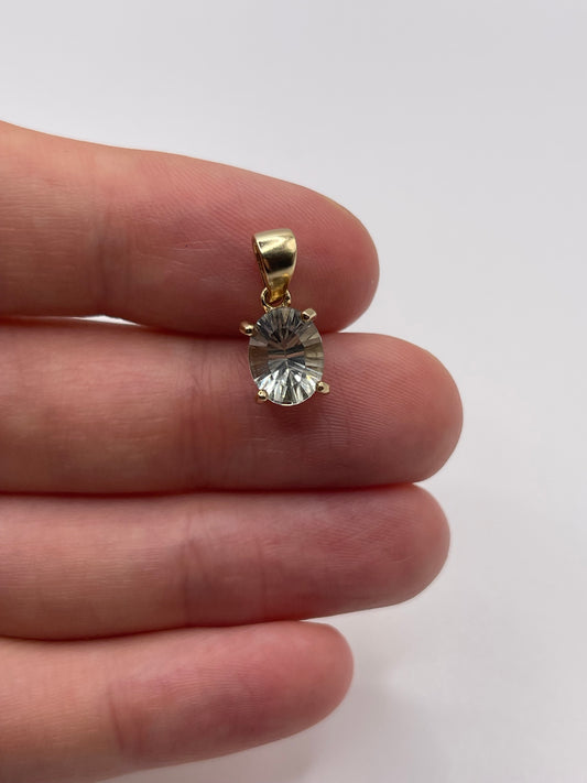 9ct gold green amethyst pendant