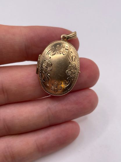 9ct gold locket pendant