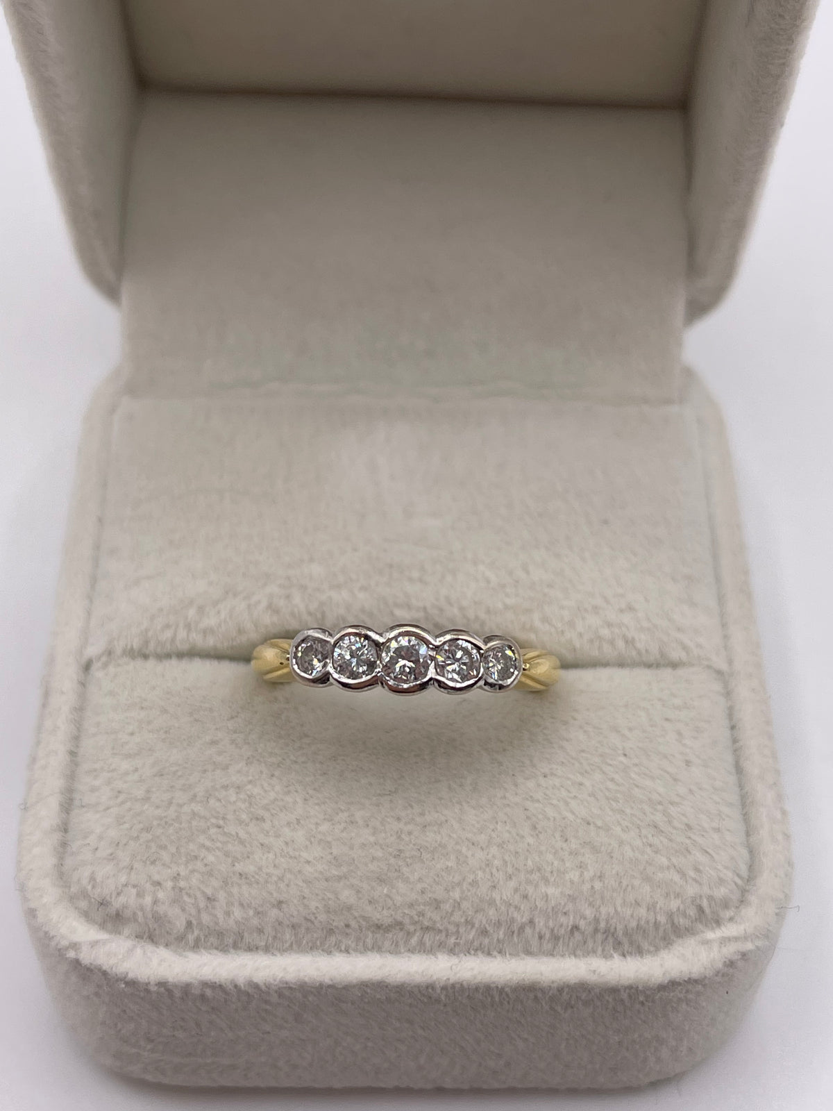 18ct gold diamond ring