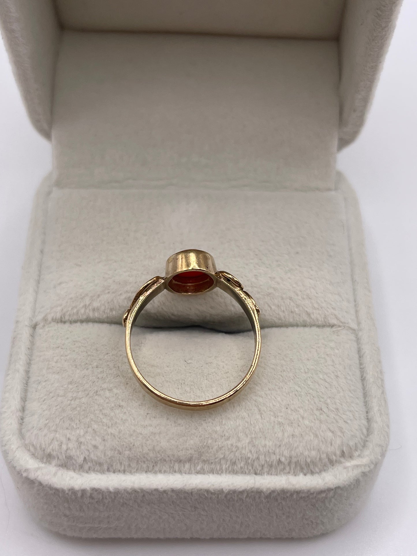 9ct gold coral ring