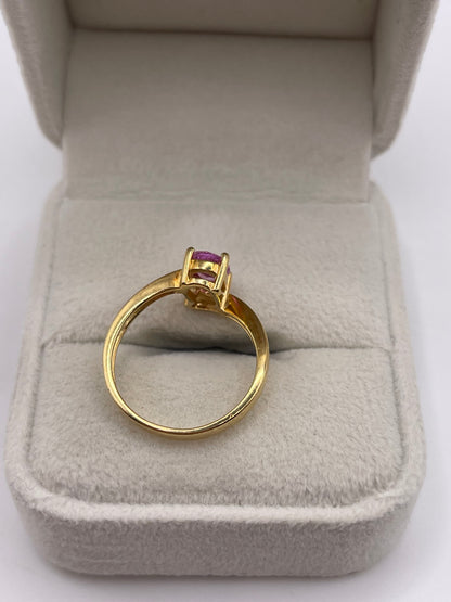 18ct gold pink sapphire ring