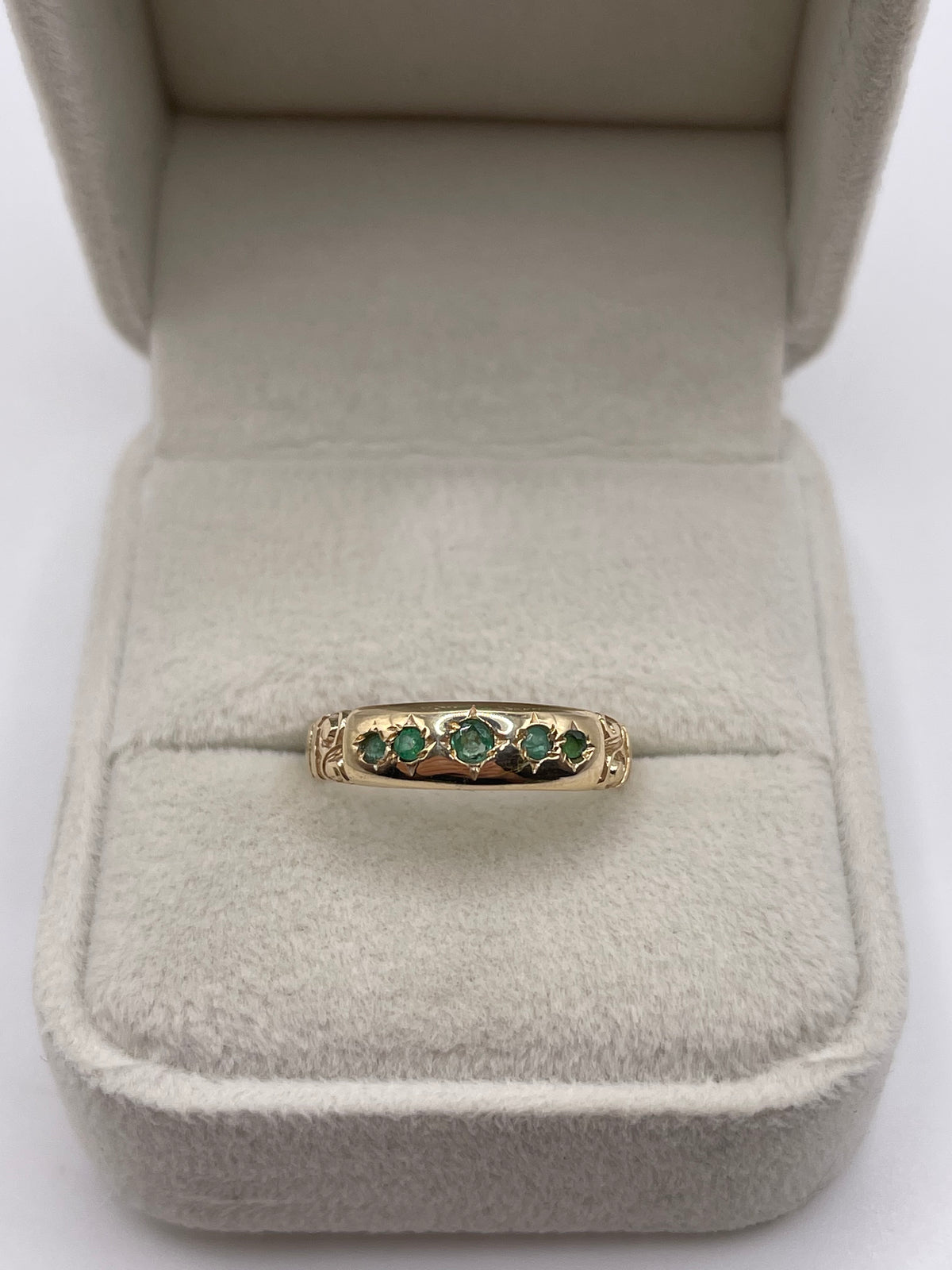 9ct gold emerald gypsy ring