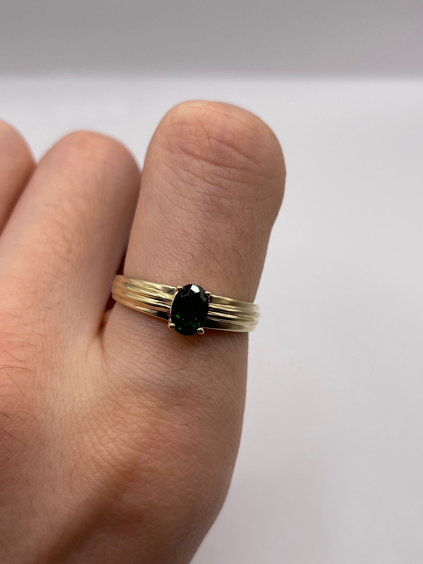 9ct gold diopside ring