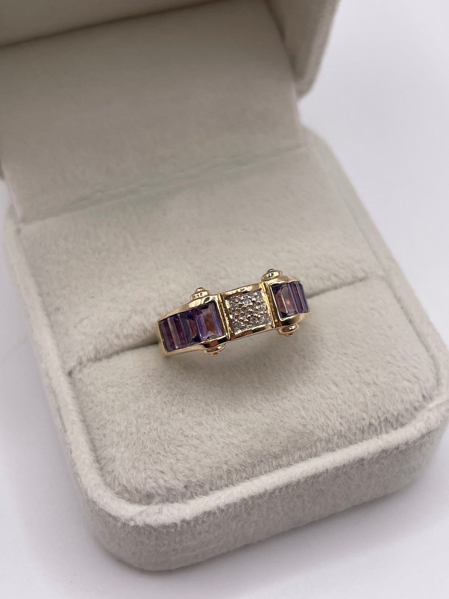 9ct gold amethyst and diamond ring