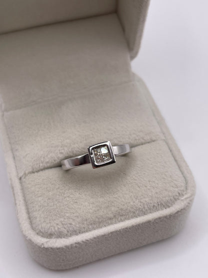 9ct white gold diamond cluster ring