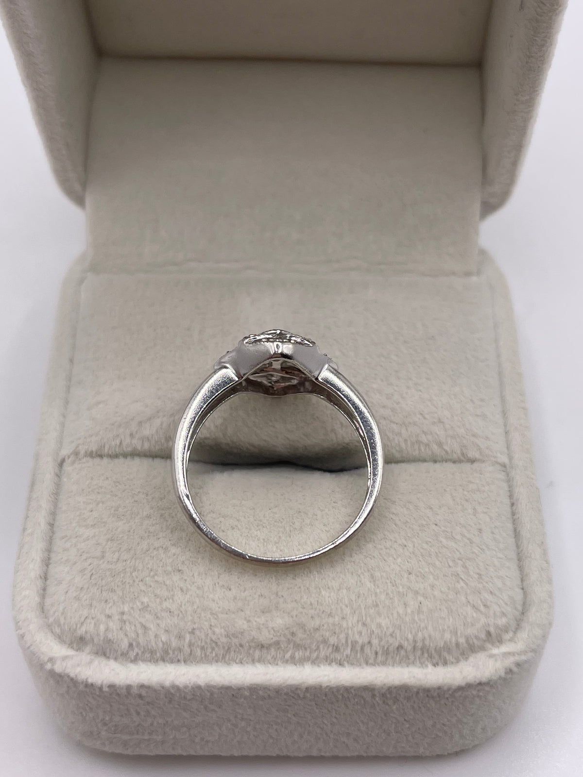 9ct white gold diamond cluster ring