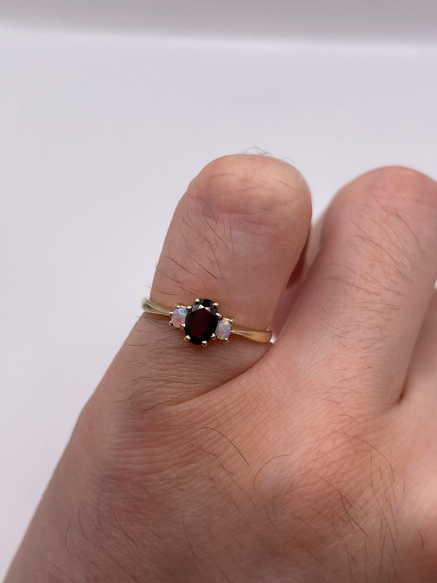 9ct gold garnet and opal ring