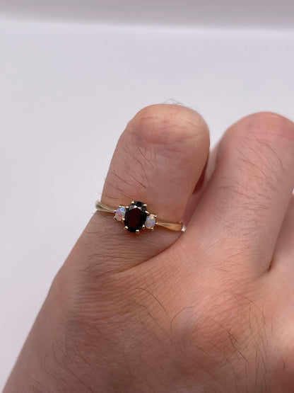 9ct gold garnet and opal ring