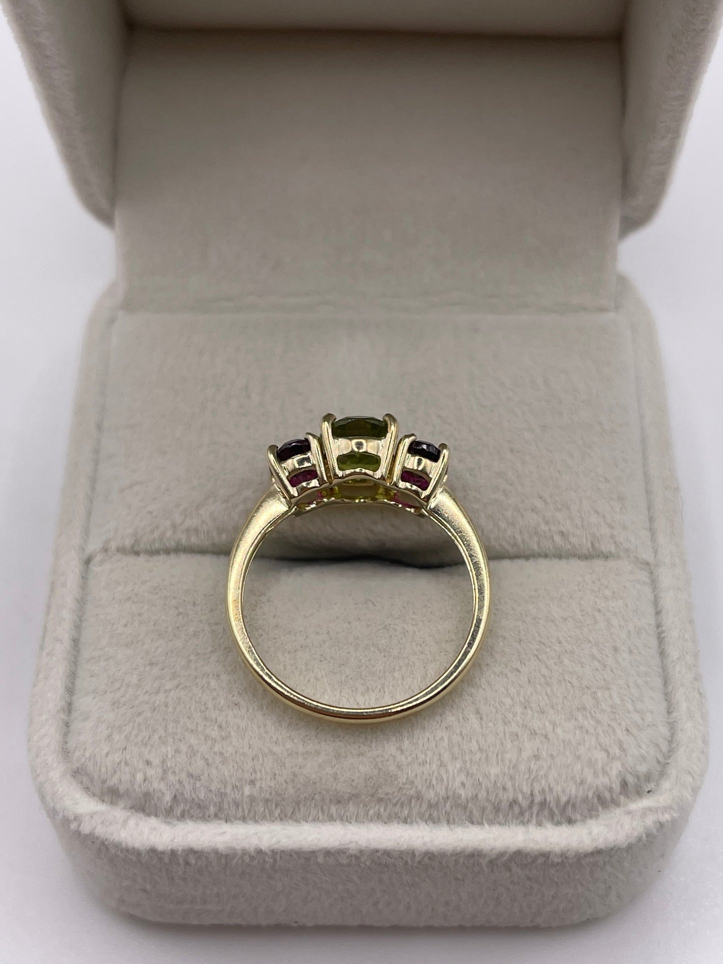 9ct gold quartz and garnet ring