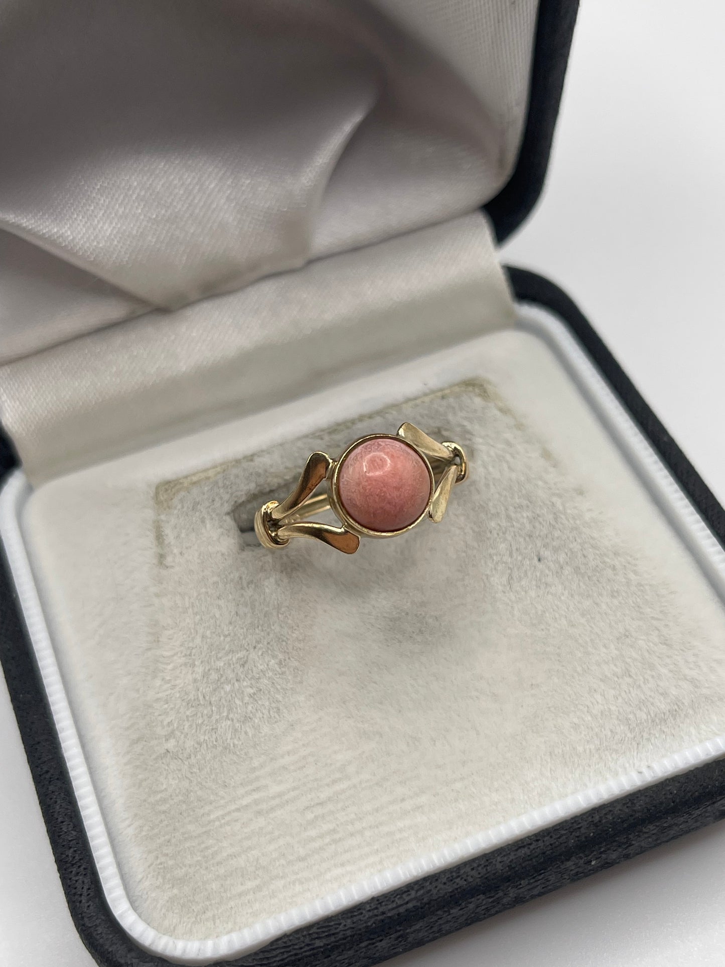 9ct gold gemstone ring
