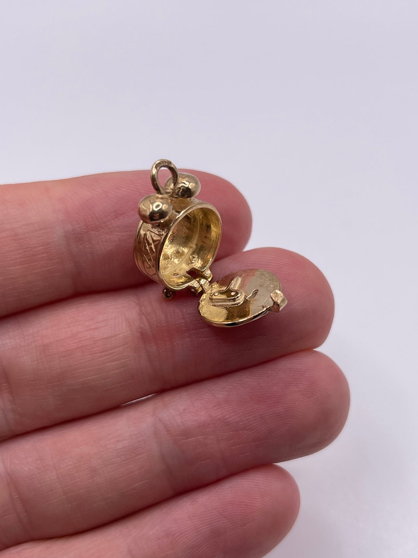 9ct gold alarm clock charm