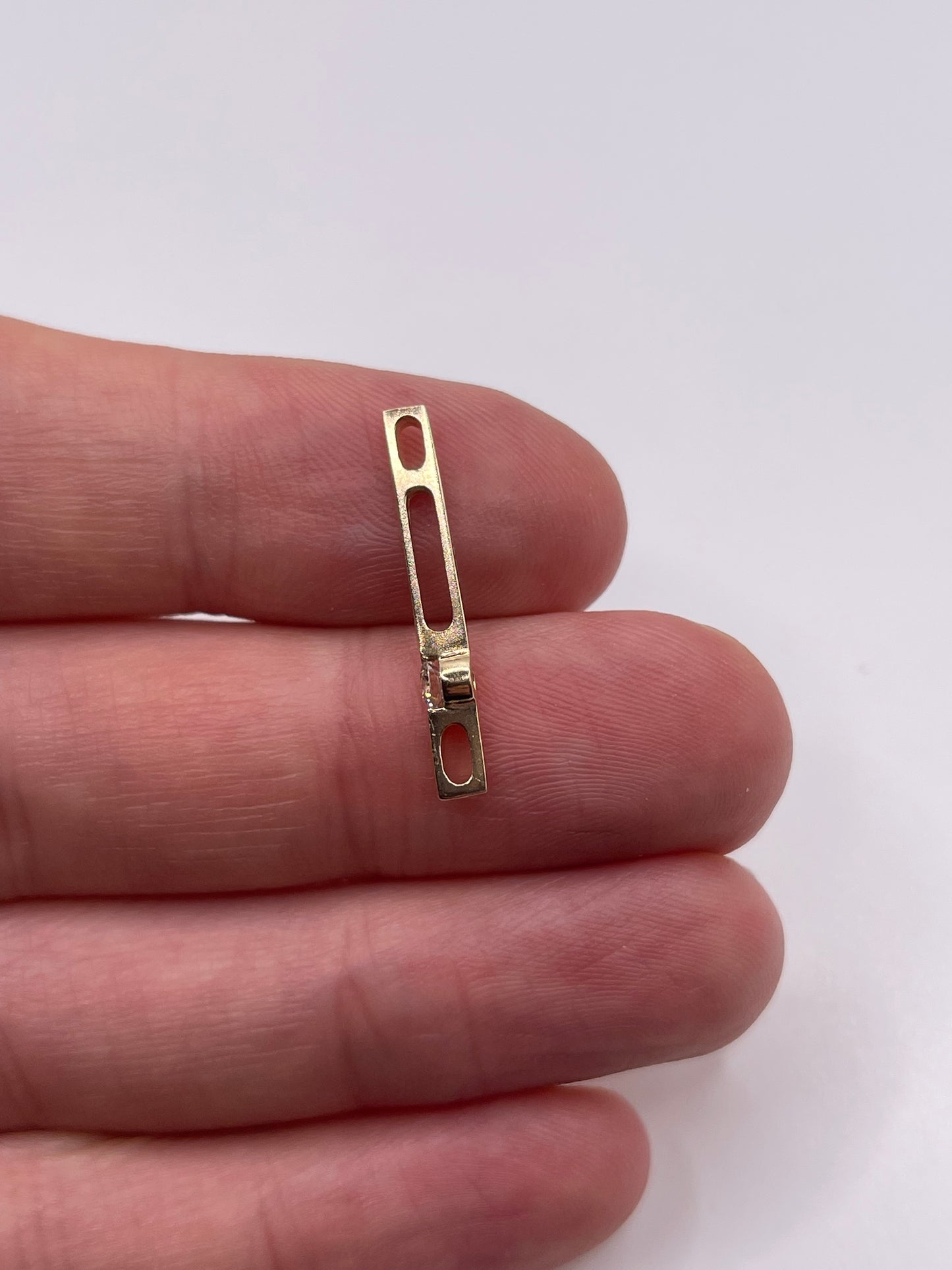 9ct gold diamond pendant