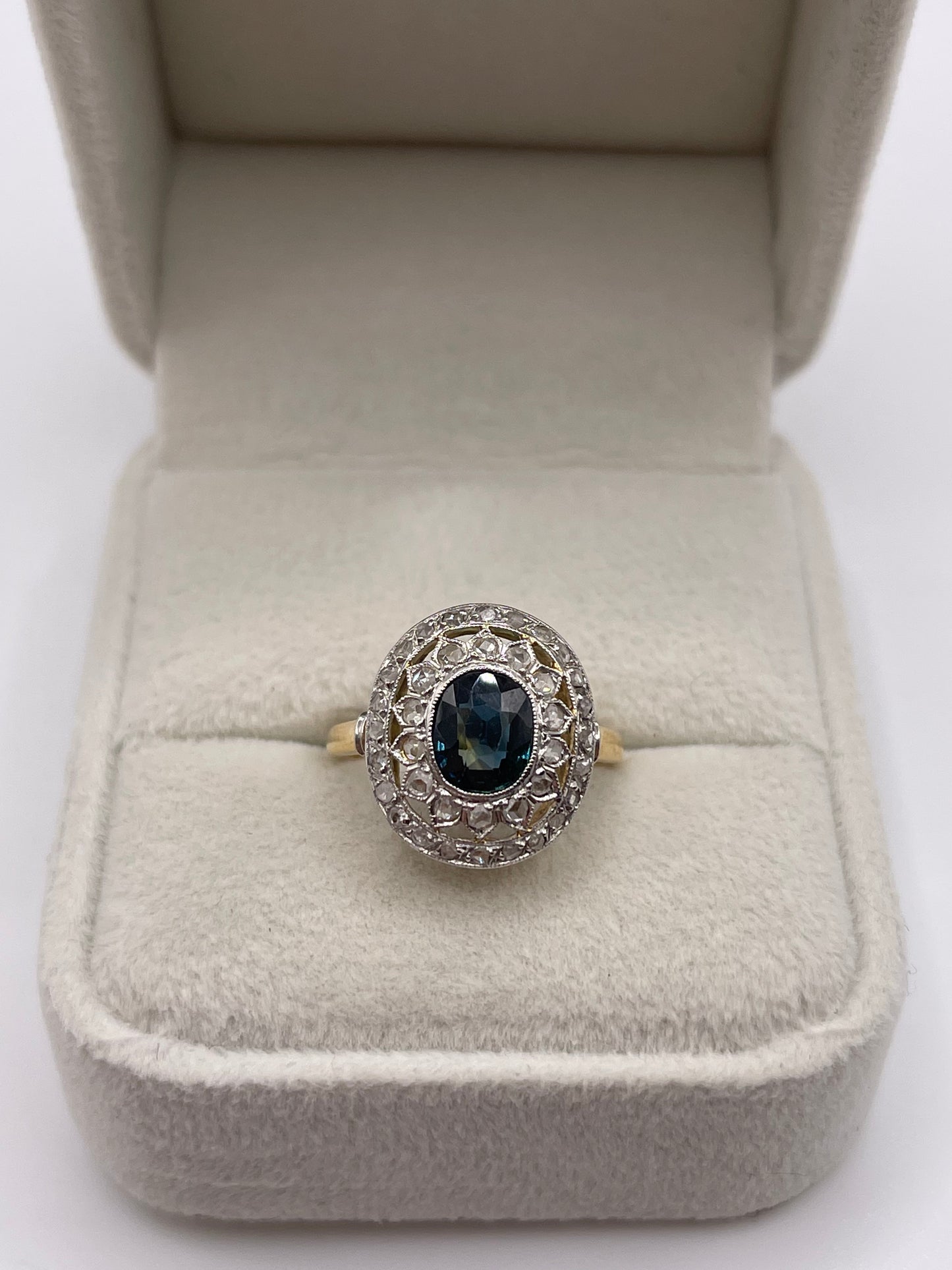18ct gold sapphire and diamond ring