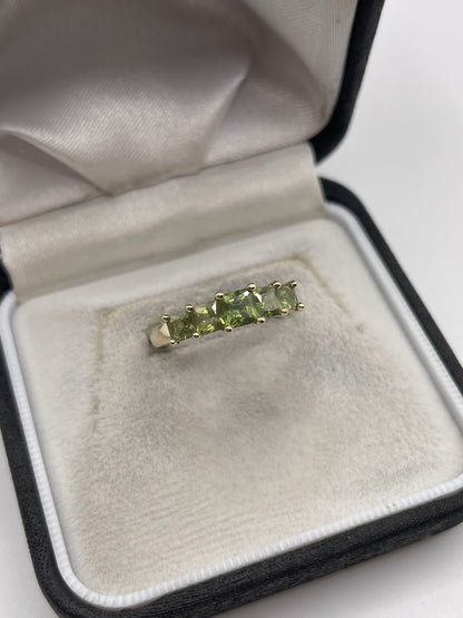 9ct gold quartz ring