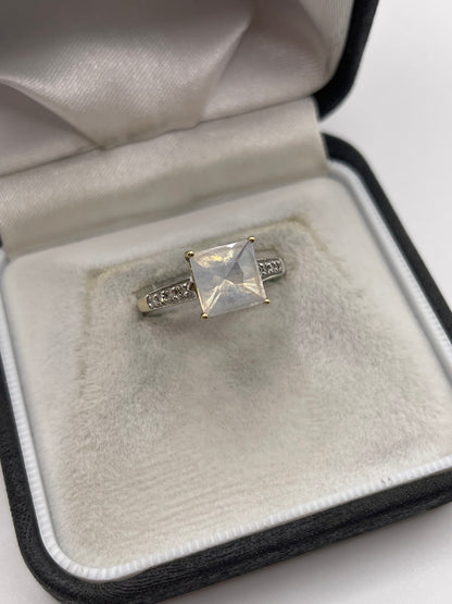 9ct gold quartz and diamond ring