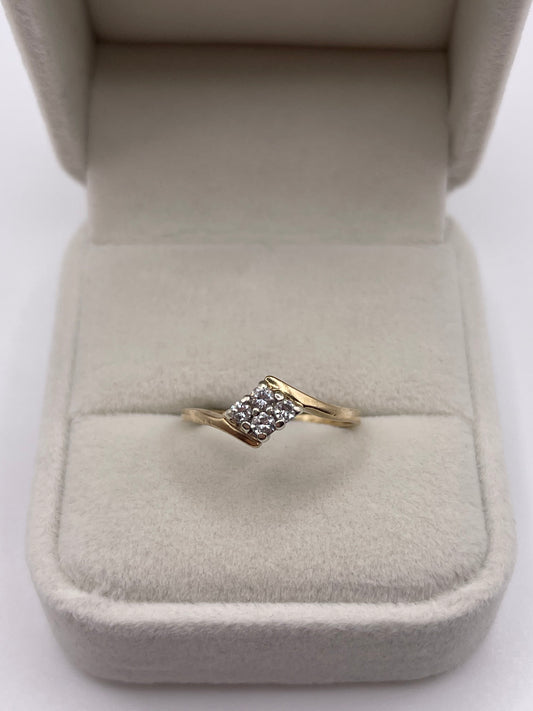 9ct gold diamond cluster ring