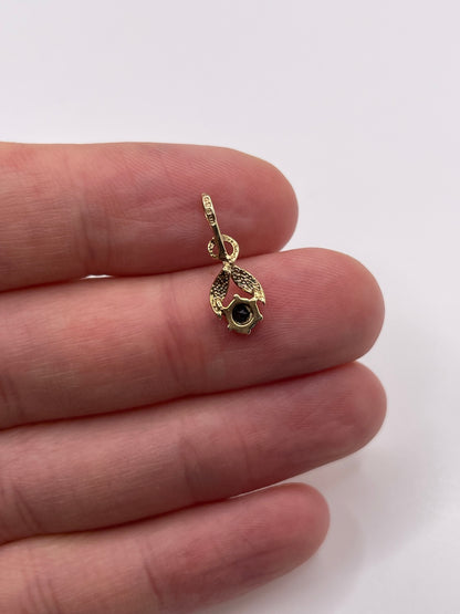 9ct gold sapphire pendant