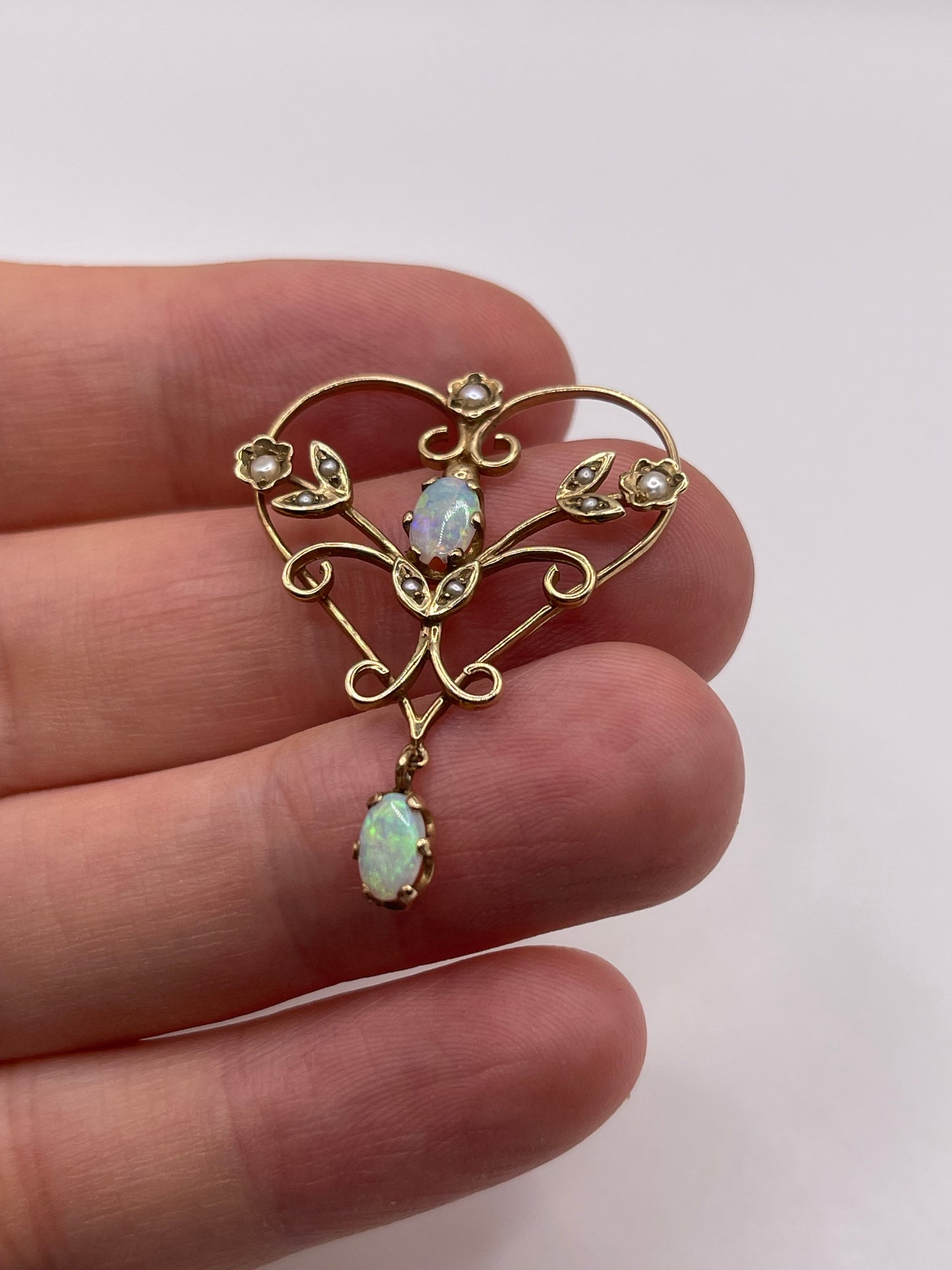 9ct gold opal and pearl pendant